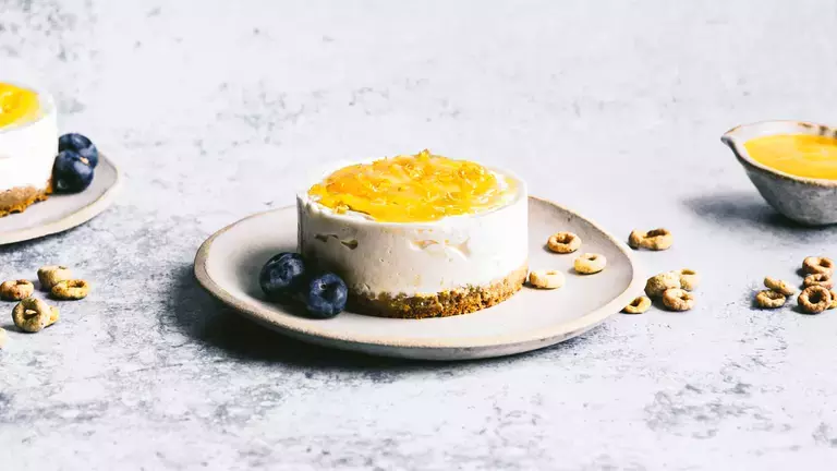 CHEERIOS® crunchy lemon possets CHEERIOS® crunchy lemon possets