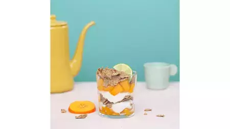 Verrines de caqui y crema ligera