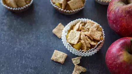 Curiously Cinnamon Apple-Cinnamon Crunch Treats