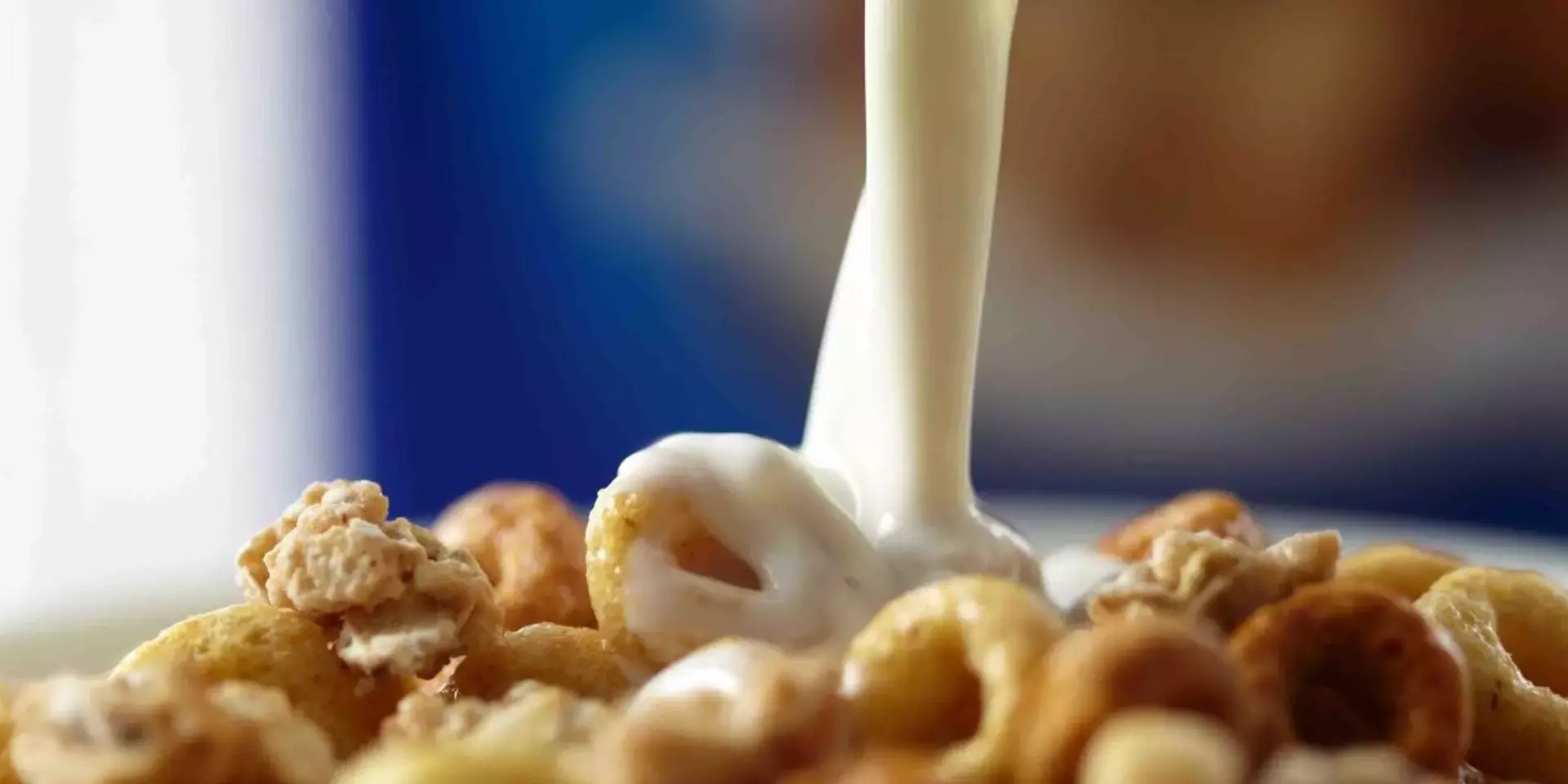 CEREAL AND MILK