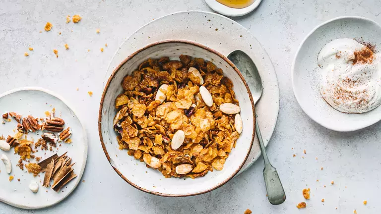 GLUTEN-FREE CINNAMON CORN SNACK MIX