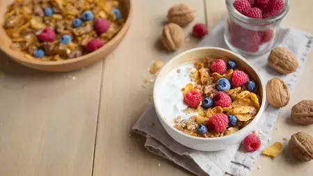 gluten-free_berry_oatmeal_muesli