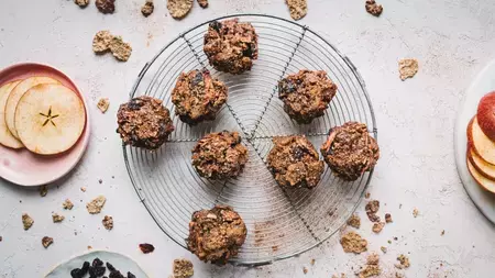 Fitness® wholegrain chocolate and fruit cookie bites