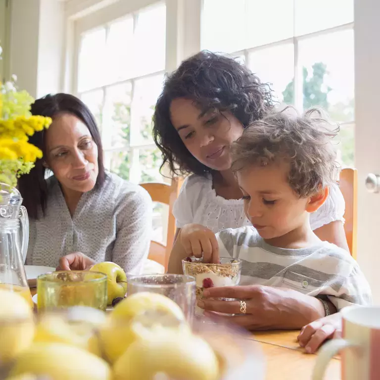 Kahvaltılık gevreklerimizi hazırlarken dünyamız üzerinde olumlu bir etki yaratmayı taahhüt ediyoruz.