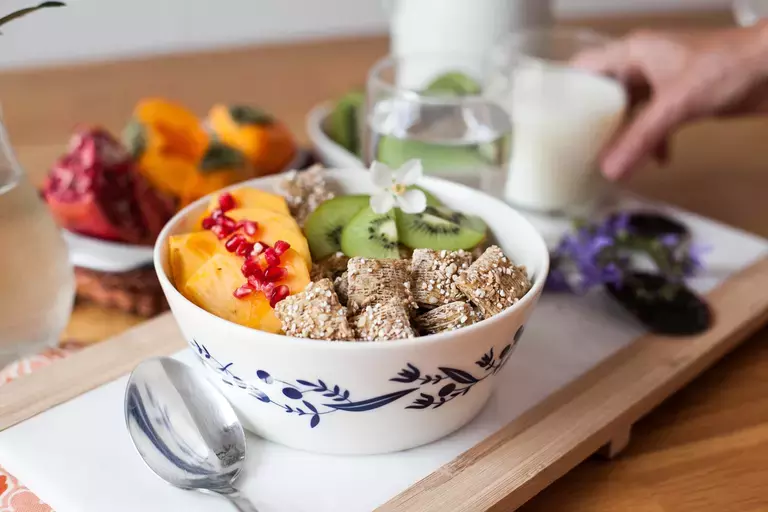 Bitesize Honey Nut Shredded Wheat & fruit topping