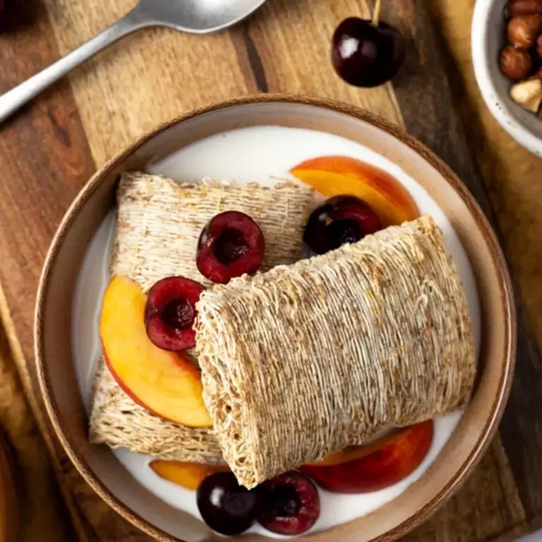 Autumnal fruits with Shredded Wheat original